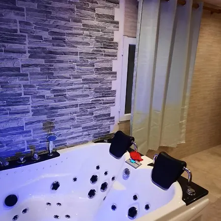 Dépendance En D'hôte Avec Jacuzzi Privatif Dans La V 3* Amblainville