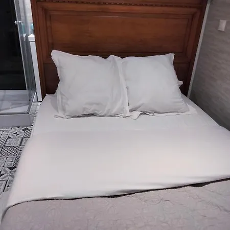 Meublee Independante, Jacuzzi Dans La A 60110 Pres De Paris Bed & Breakfast Amblainville