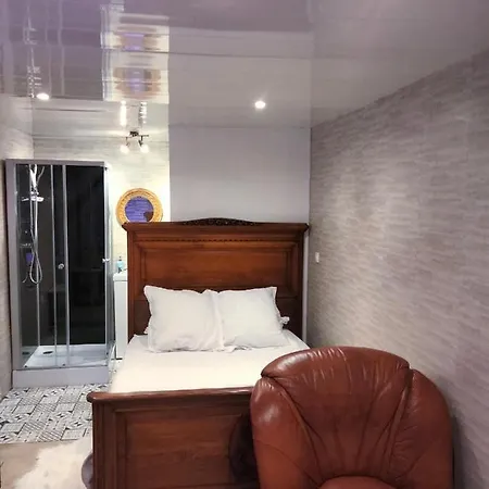 Meublee Independante, Jacuzzi Dans La A 60110 Pres De Paris Amblainville