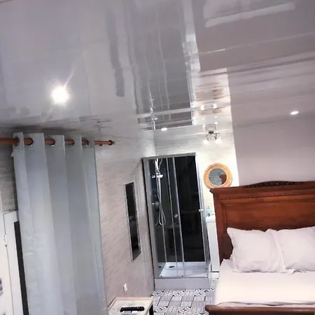 Bed & Breakfast Meublee Independante, Jacuzzi Dans La A 60110 Pres De Paris