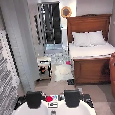 Meublee Independante, Jacuzzi Dans La A 60110 Pres De Paris Bed & Breakfast 3*