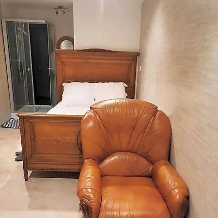 Meublee Independante, Jacuzzi Dans La A 60110 Pres De Paris Amblainville