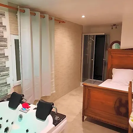 Bed & Breakfast Meublee Independante, Jacuzzi Dans La A 60110 Pres De Paris Amblainville