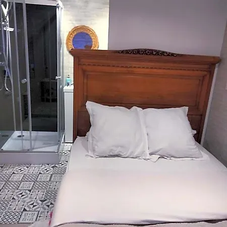 Meublee Independante, Jacuzzi Dans La A 60110 Pres De Paris Bed & Breakfast